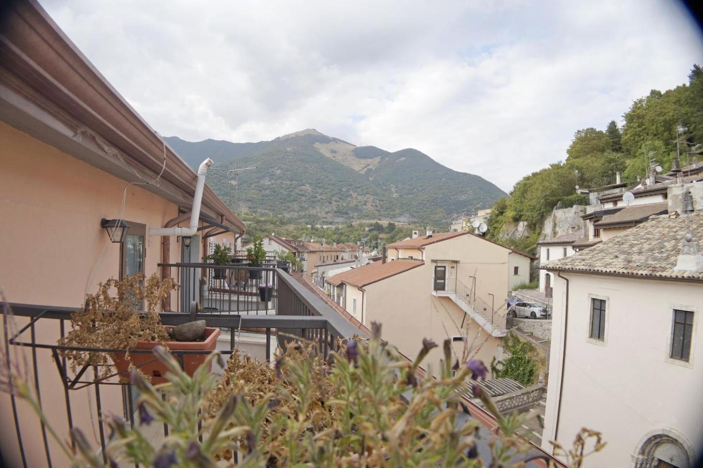 Casa Vacanze Donna Lucia Castel Di Sangro Exteriér fotografie