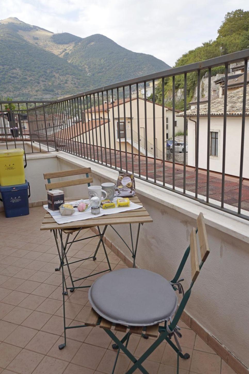 Casa Vacanze Donna Lucia Castel Di Sangro Exteriér fotografie