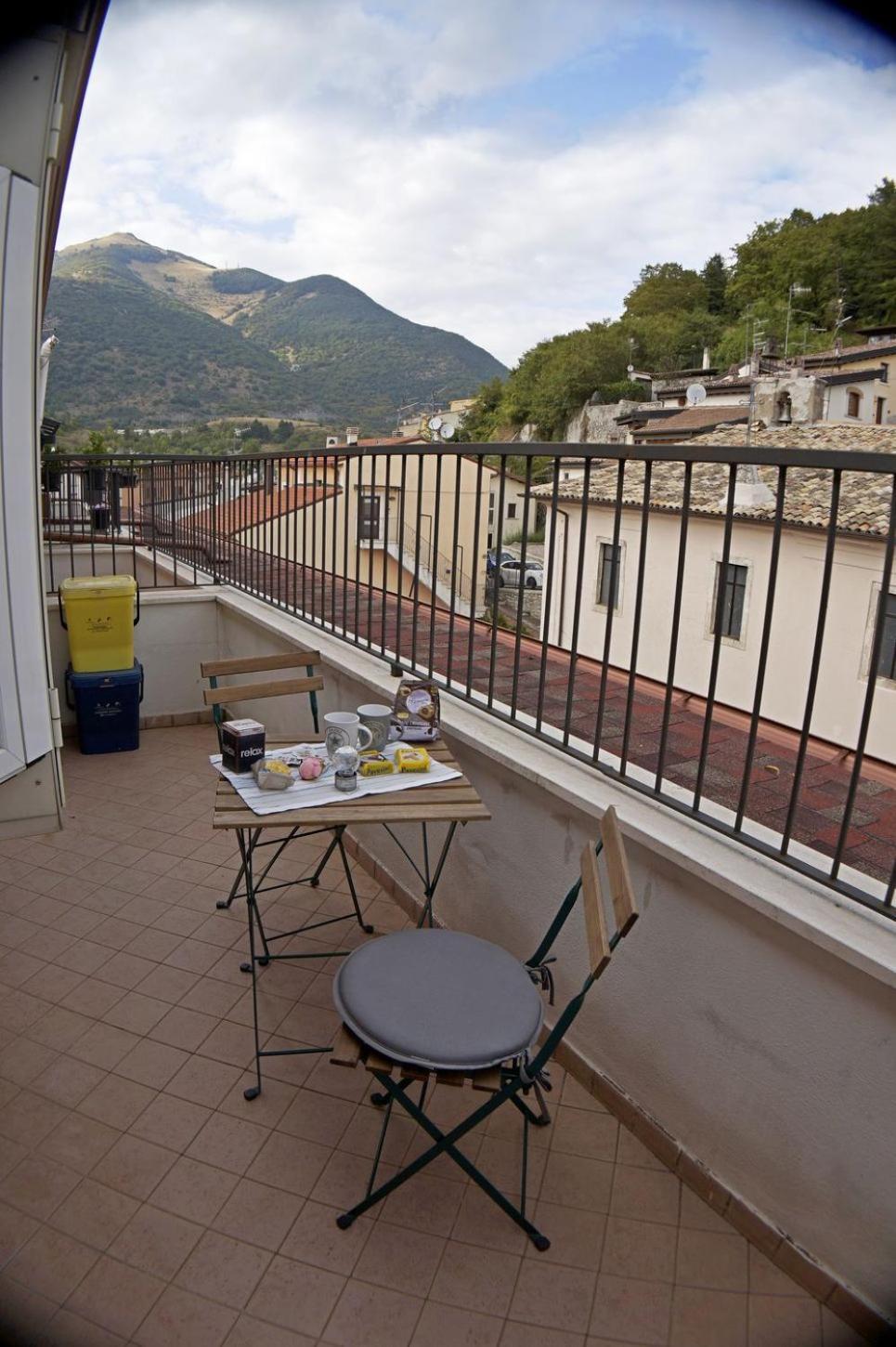 Casa Vacanze Donna Lucia Castel Di Sangro Exteriér fotografie