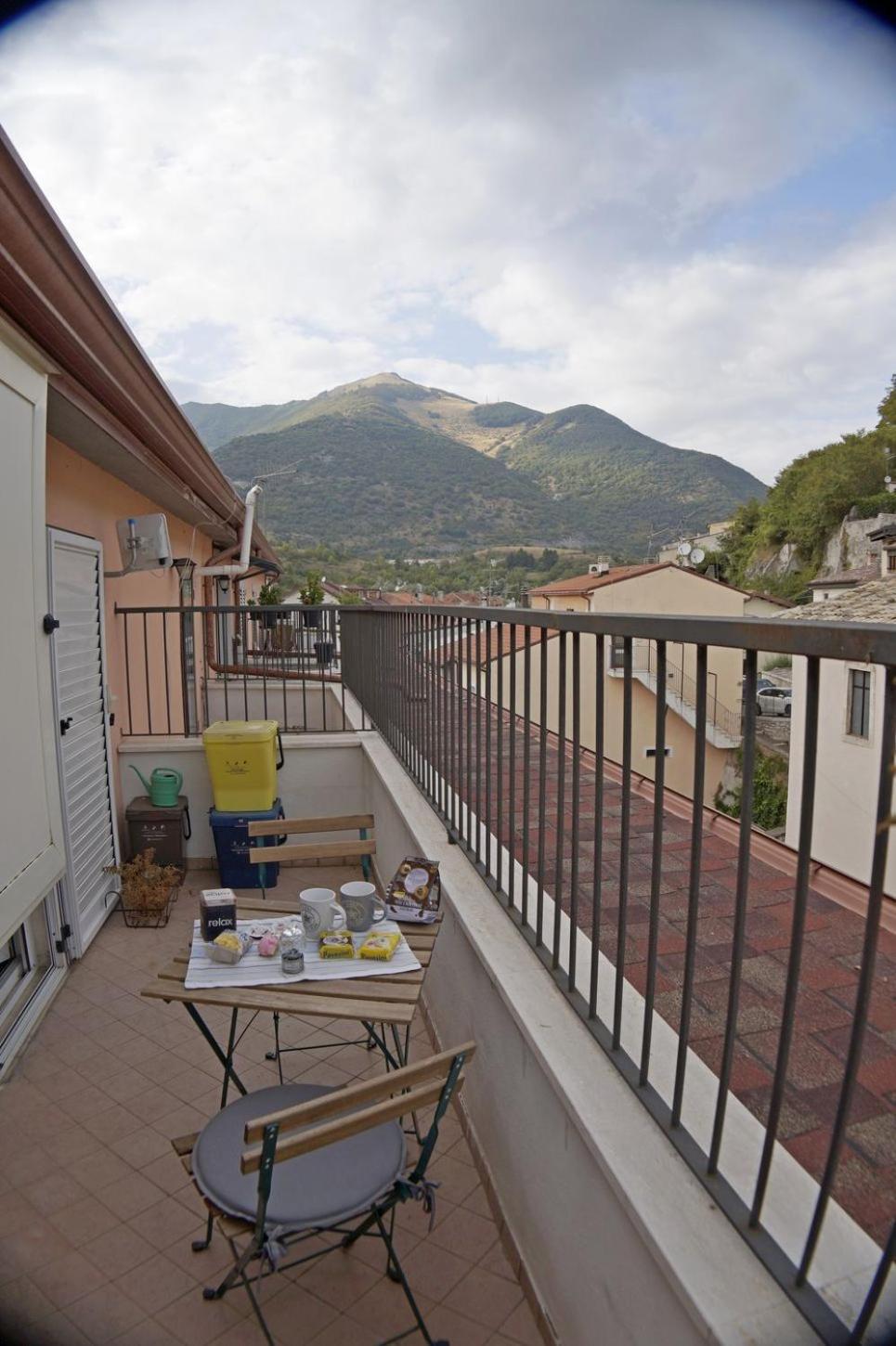 Casa Vacanze Donna Lucia Castel Di Sangro Exteriér fotografie